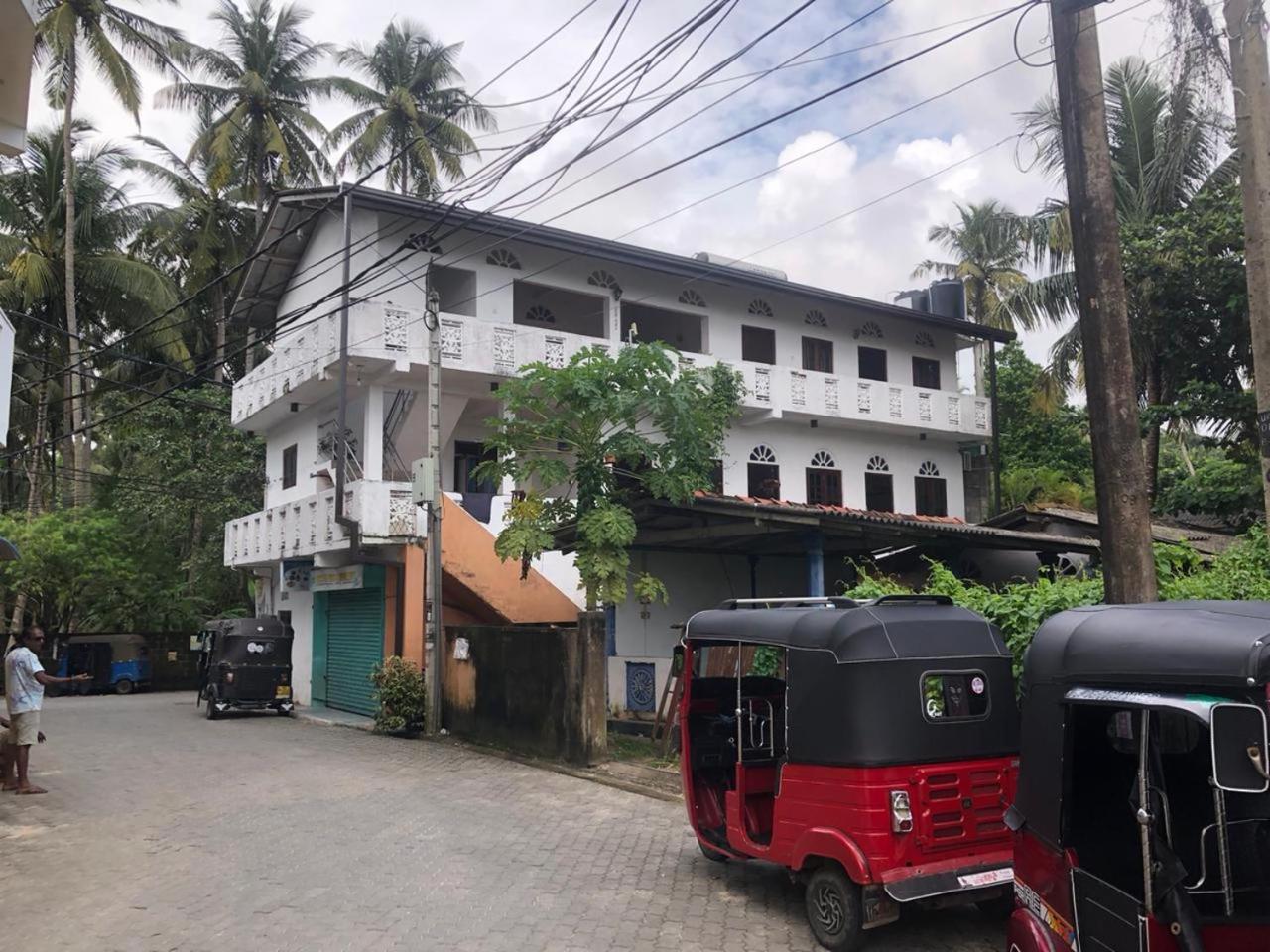 Boomerang Una With Free Scooter Bike Unawatuna Exterior photo